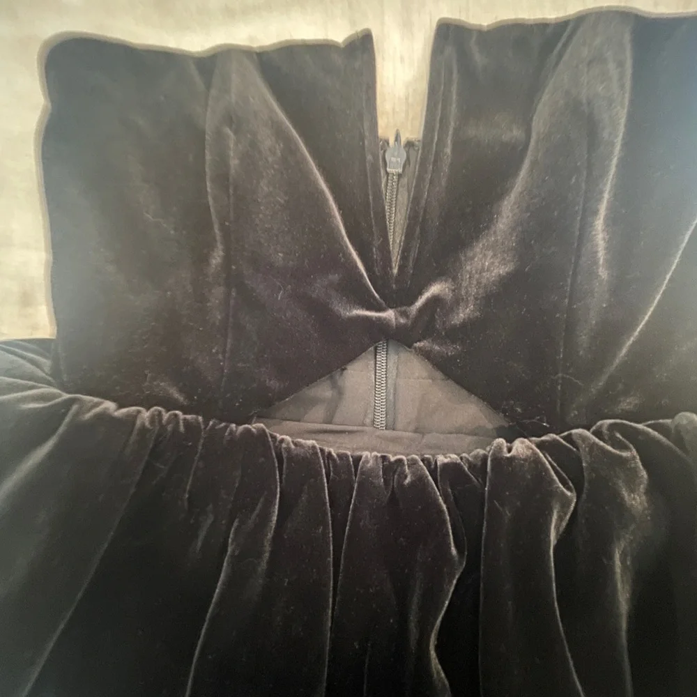 Self-Portrait Strapless Black Velvet Gown. Fully lined. - Picture 2 of 7